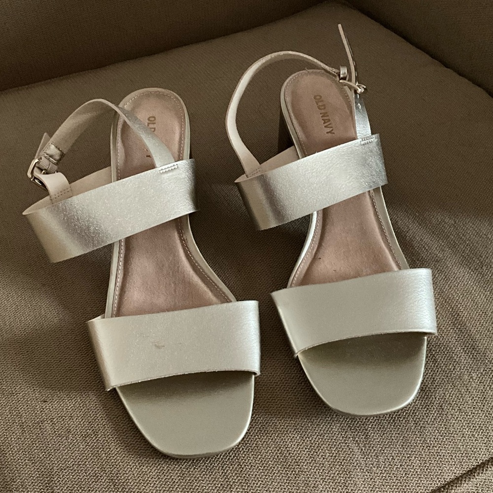 Metallic gold old navy sandals women’s size 11